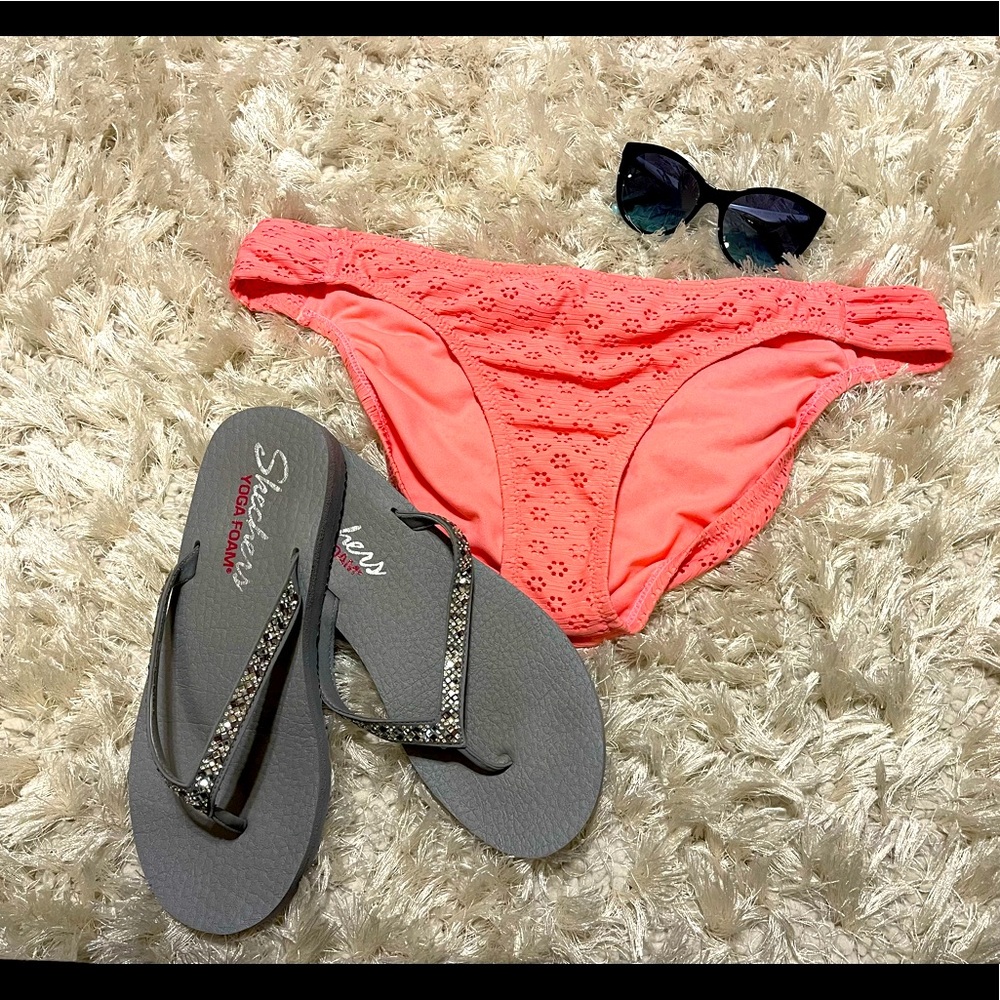✨ Brand New Jessica Simpson Sweet Tooth Solids Shirred Hipster Bikini Bottom✨